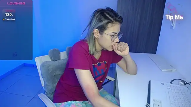 candydowson1 online show from 01/13/25, 12:24