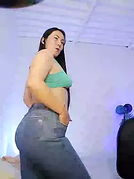 Elle Lee  online show from 01/13/25, 12:09