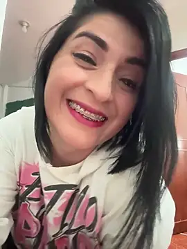 karenlennox1 online show from 03/19/25, 10:53