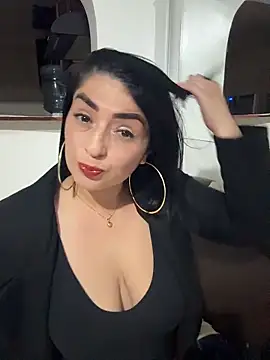 karenlennox1 online show from 04/11/26, 11:53