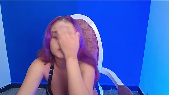 Snapshot of emilybaboo chatting on 02/04/25, 01:06 emilybaboo online show from 02/04/25, 01:06