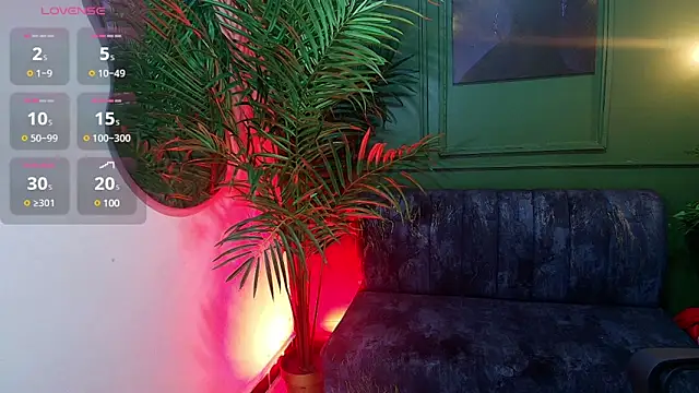 Snapshot of emilybaboo chatting on 03/10/25, 04:14 emilybaboo online show from 03/10/25, 04:14