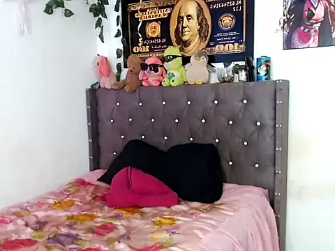 Snapshot of stefanny_hot03 chatting on 10/22/25, 02:17 stefanny hot03 online show from 10/22/25, 02:17