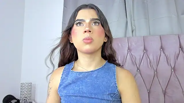 Snapshot of Ashley_piinkk_ chatting on 02/19/25, 05:16 Ashley piinkk online show from 02/19/25, 05:16