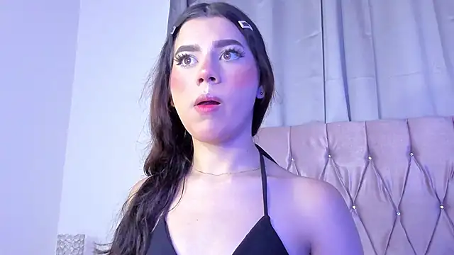 Snapshot of Ashley_piinkk_ chatting on 03/14/25, 05:27 Ashley piinkk online show from 03/14/25, 05:27