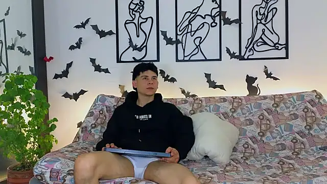 Nicole and deam13 online show from 10/07/25, 01:47