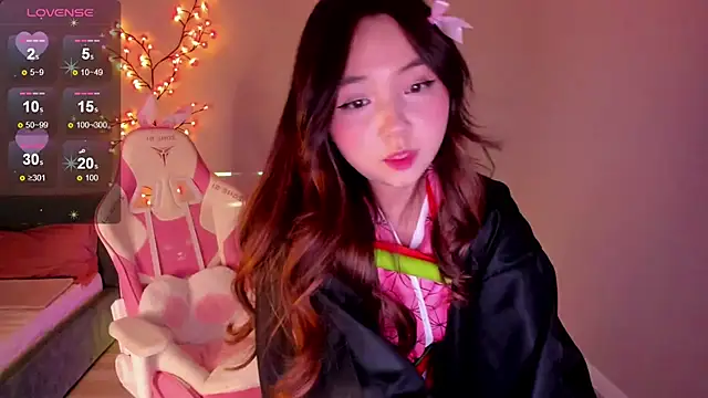 Fluffy Rose online show from 10/31/25, 05:58