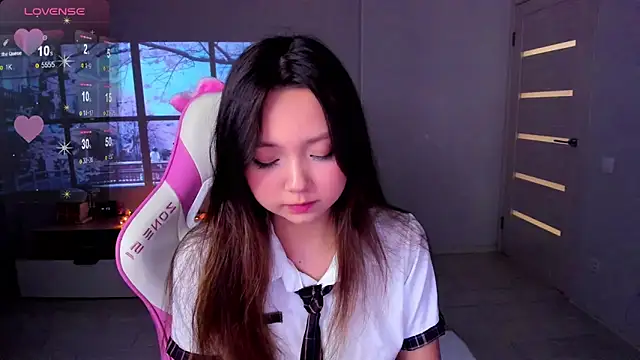 Fluffy Rose online show from 11/30/25, 12:14