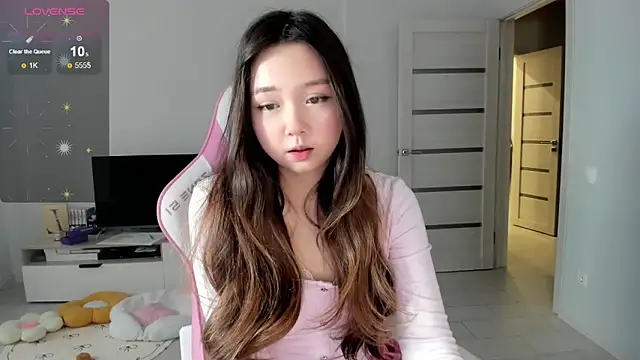 Fluffy Rose online show from 05/26/26, 12:28