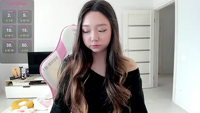 Fluffy Rose online show from 06/02/26, 12:45