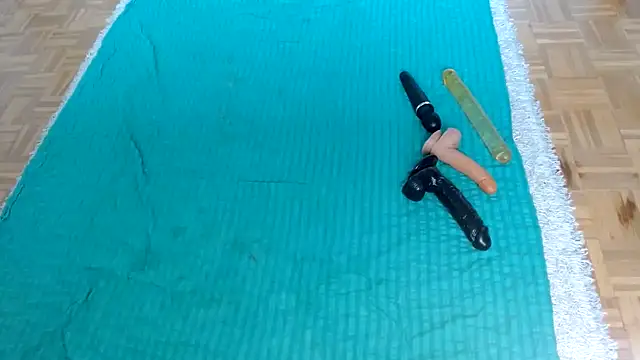 Snapshot of Sexmastre12 chatting on 10/17/25, 02:30 Sexmastre12 online show from 10/17/25, 02:30