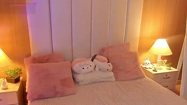 CaseyPiierce online show from 11/28/25, 08:55