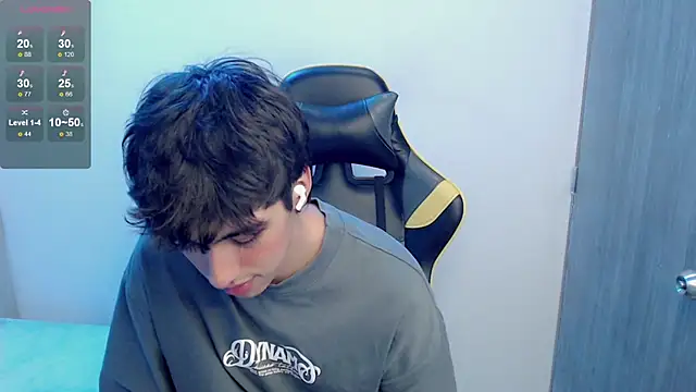 Snapshot of Jake_tripp chatting on 10/16/25, 04:02 Jake tripp online show from 10/16/25, 04:02