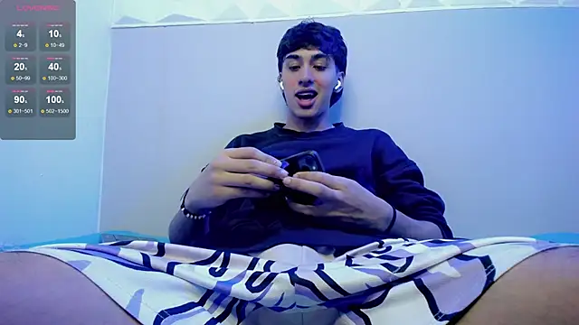 Snapshot of Jake_tripp chatting on 11/19/25, 04:01 Jake tripp online show from 11/19/25, 04:01