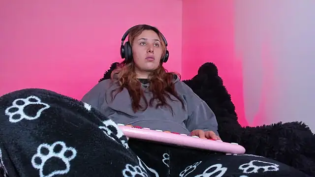 bonnie moon  online show from 02/01/26, 05:22