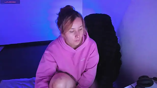 bonnie moon  online show from 03/23/26, 06:01