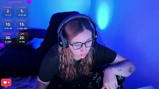 bonnie moon  online show from 04/10/26, 04:33