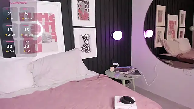 Snapshot of Kayla_stern_ chatting on 11/23/25, 11:10 Kayla stern online show from 11/23/25, 11:10