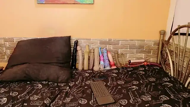 Snapshot of Gianina chatting on 09/11/25, 02:44 Gianina online show from 09/11/25, 02:44