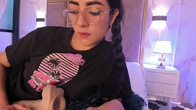 Susa1userma  online show from 02/02/25, 11:00