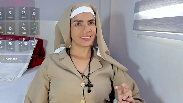 Snapshot of ClaraMariaMon chatting on 10/14/25, 07:03 ClaraMariaMon online show from 10/14/25, 07:03