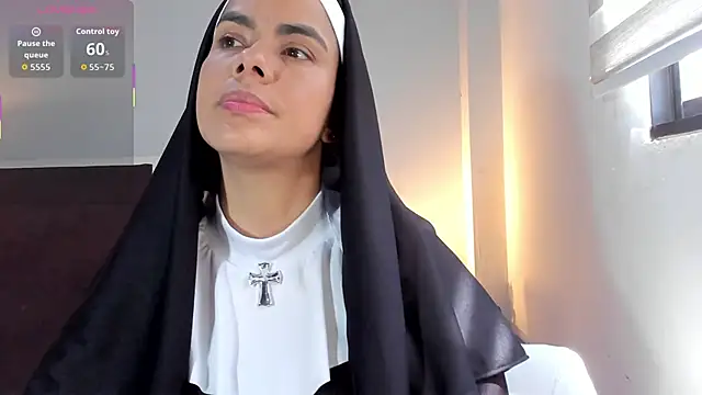 Snapshot of ClaraMariaMon chatting on 11/04/25, 03:33 ClaraMariaMon online show from 11/04/25, 03:33