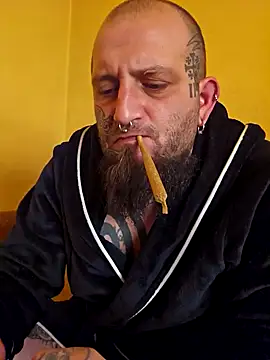 Snapshot of TattooedDick92 chatting on 01/02/25, 11:31 TattooedDick92 online show from 01/02/25, 11:31