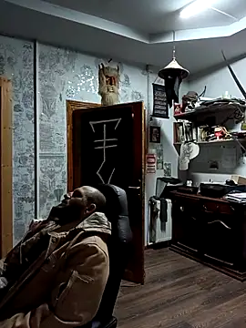 Snapshot of TattooedDick92 chatting on 12/20/25, 01:45 TattooedDick92 online show from 12/20/25, 01:45