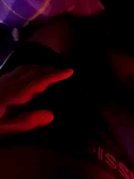 xyrus  online show from 12/29/24, 06:05