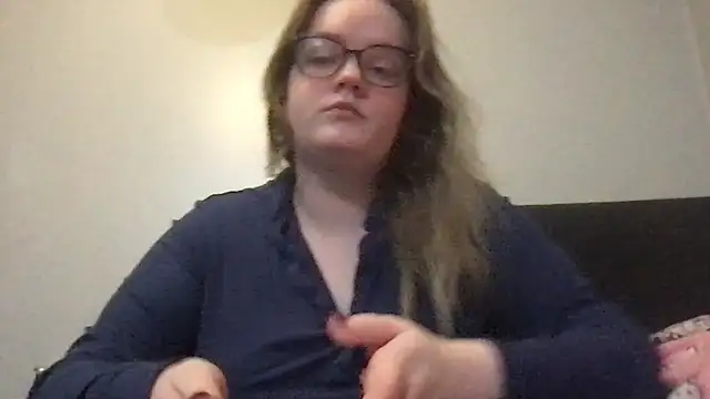 honeyyy24 online show from 10/17/25, 10:34