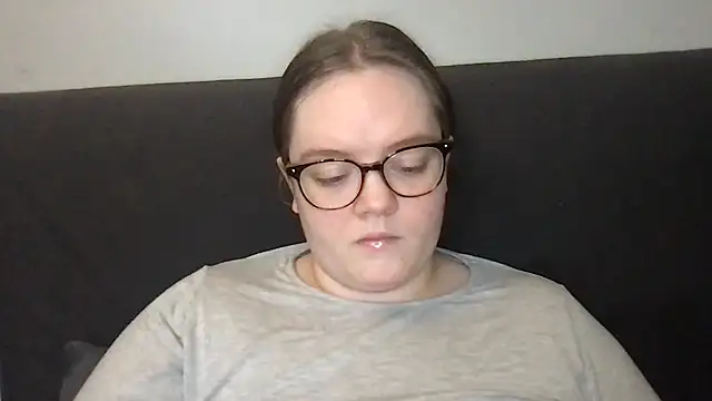 honeyyy24 online show from 11/10/25, 02:16