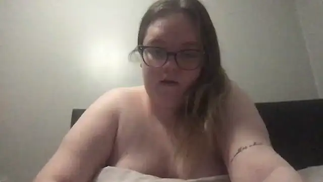 Snapshot of honeyyy24 chatting on 01/18/26, 11:19 honeyyy24 online show from 01/18/26, 11:19