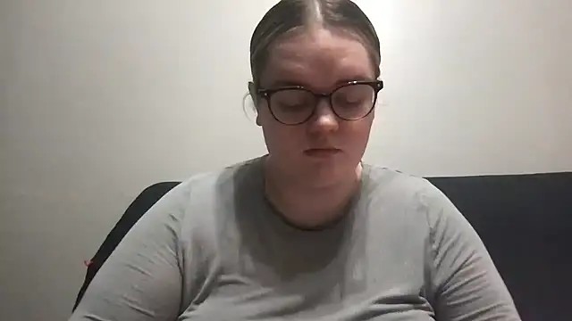 honeyyy24 online show from 03/28/26, 08:41