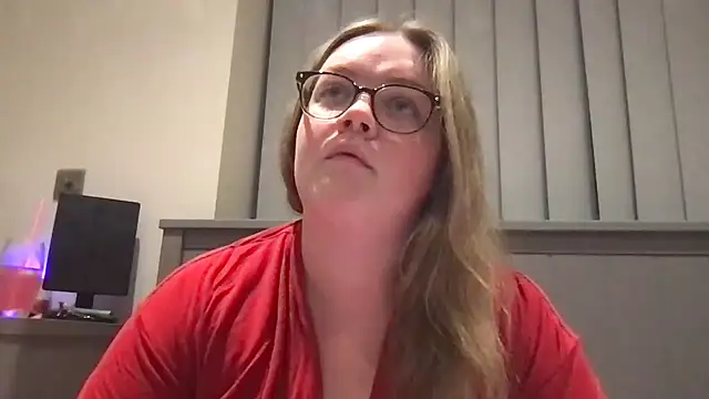 honeyyy24 online show from 06/17/26, 08:54