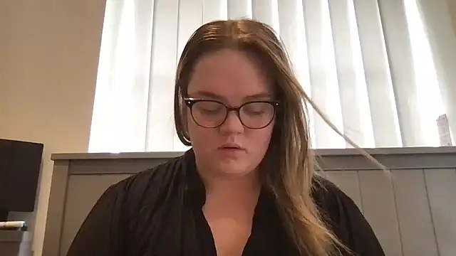 honeyyy24 online show from 07/19/26, 10:08