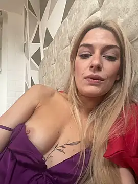 Snapshot of Lolitaxlola chatting on 03/17/25, 01:08 Lolitaxlola online show from 03/17/25, 01:08