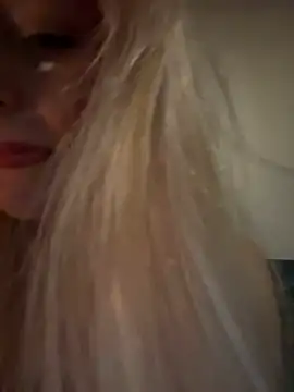 Snapshot of Lolitaxlola chatting on 03/18/25, 07:10 Lolitaxlola online show from 03/18/25, 07:10