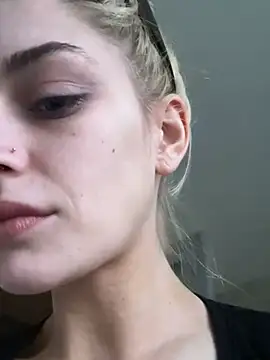 Snapshot of Lolitaxlola chatting on 03/20/25, 05:47 Lolitaxlola online show from 03/20/25, 05:47