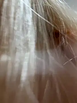 Snapshot of Lolitaxlola chatting on 09/28/25, 12:10 Lolitaxlola online show from 09/28/25, 12:10