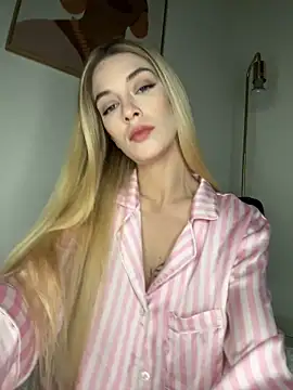 Lolitaxlola online show from 02/21/26, 10:16