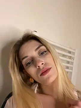 Lolitaxlola online show from 04/18/26, 01:42