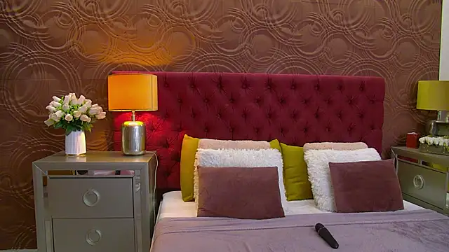 Snapshot of IrisMonn chatting on 03/04/25, 06:04 IrisMonn online show from 03/04/25, 06:04