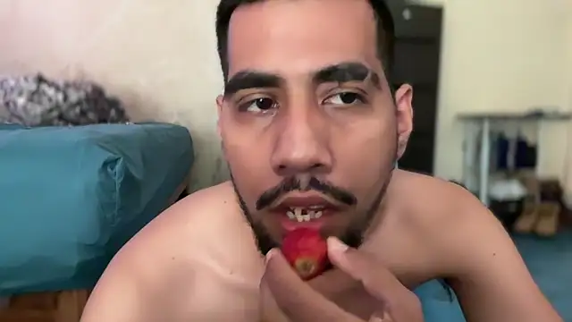 Snapshot of EnriquePersian197 chatting on 01/19/25, 03:21 EnriquePersian197 online show from 01/19/25, 03:21