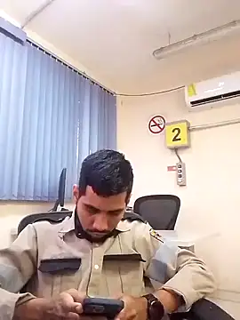 Snapshot of EnriquePersian197 chatting on 01/30/25, 01:53 EnriquePersian197 online show from 01/30/25, 01:53