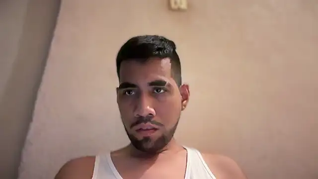 Snapshot of EnriquePersian197 chatting on 02/12/25, 09:01 EnriquePersian197 online show from 02/12/25, 09:01