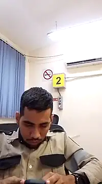 Snapshot of EnriquePersian197 chatting on 02/14/25, 02:18 EnriquePersian197 online show from 02/14/25, 02:18