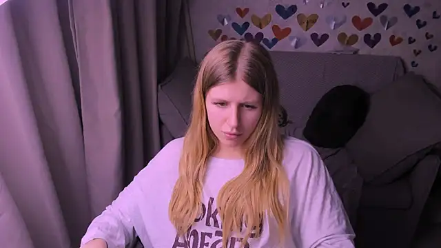 kirraa  online show from 02/15/25, 10:42