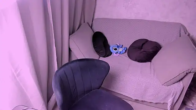 kirraa  online show from 02/23/25, 07:49