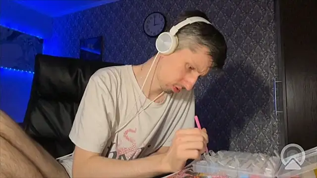 Aki-Laky online show from 04/19/26, 10:01