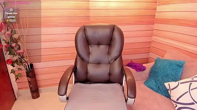 marien thomson  online show from 09/28/25, 10:59